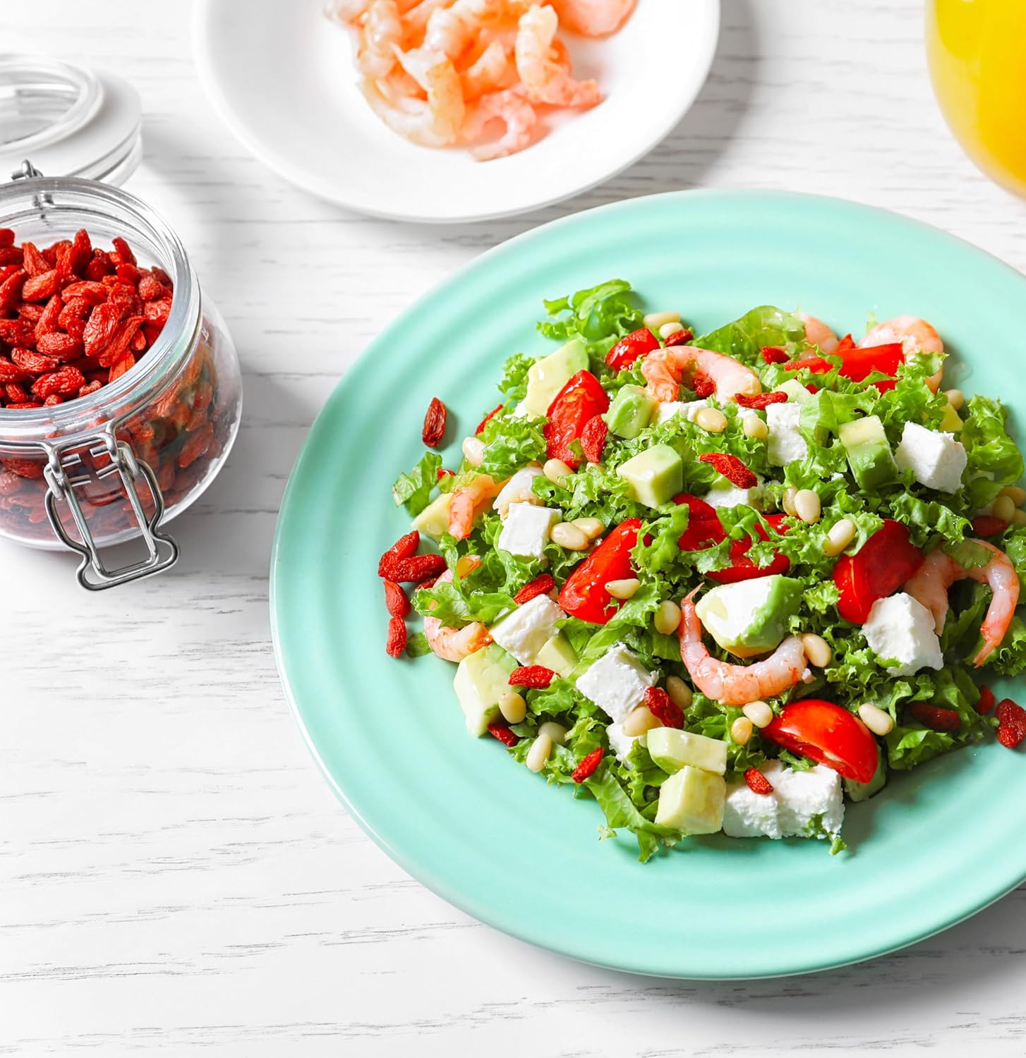 Yupik Organic Dried Goji Berries, 2.2 lb (35.2 oz), Gluten-Free, Non-GMO, Vegan, Dried Fruits, Wolfberries, Sulphite-Free, Superfood, High in Vitamin A & C, Source of Fiber, Ideal for Baking